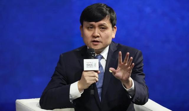 乙肝|张文宏医生告诉你，乙肝经治疗该谈恋爱谈恋爱，该熬夜熬夜