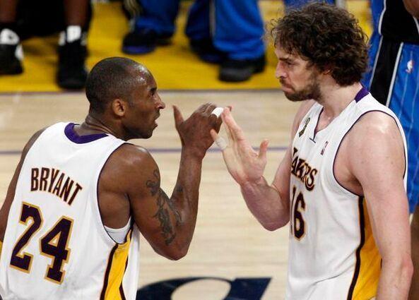 科比·布莱恩特▲给科比一个内线就能夺冠，为何詹姆斯需要三巨头才行？说出来你别不信