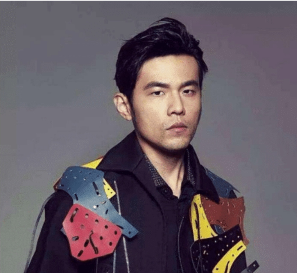 「周杰伦」一路走红靠抄袭别人，凭什么与周杰伦齐名，成为网易最火歌手呢？