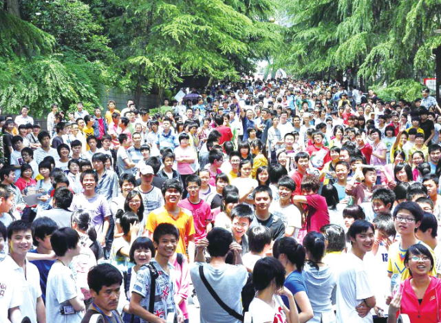 「」高考结束后试卷怎么处理?为何不送给考生“收藏”,竟藏这么多猫腻