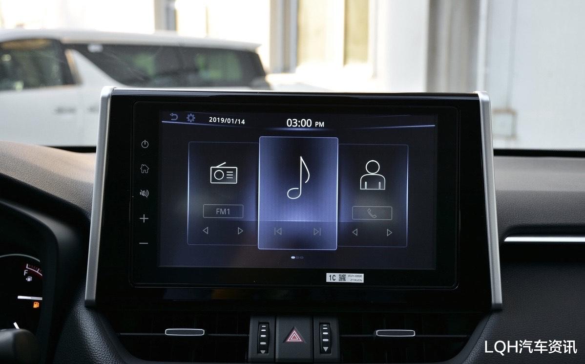 「丰田RAV4」丰田又一款“省油王”，油耗4.7L，加满能跑1000多公里