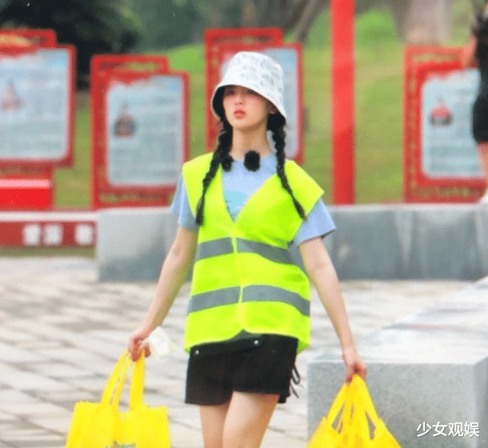 中餐厅第四季|《中餐厅4》杀青啦!嘉宾全家福大曝光,我却关注丽颖超越站位