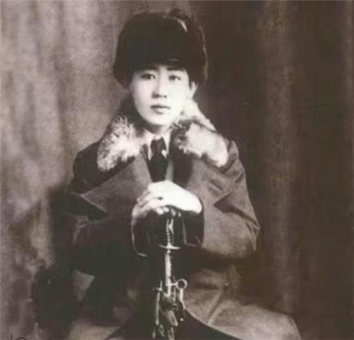间谍|她才是关东军最厉害的女间谍，碾压川岛芳子，却一生忠于中国丈夫