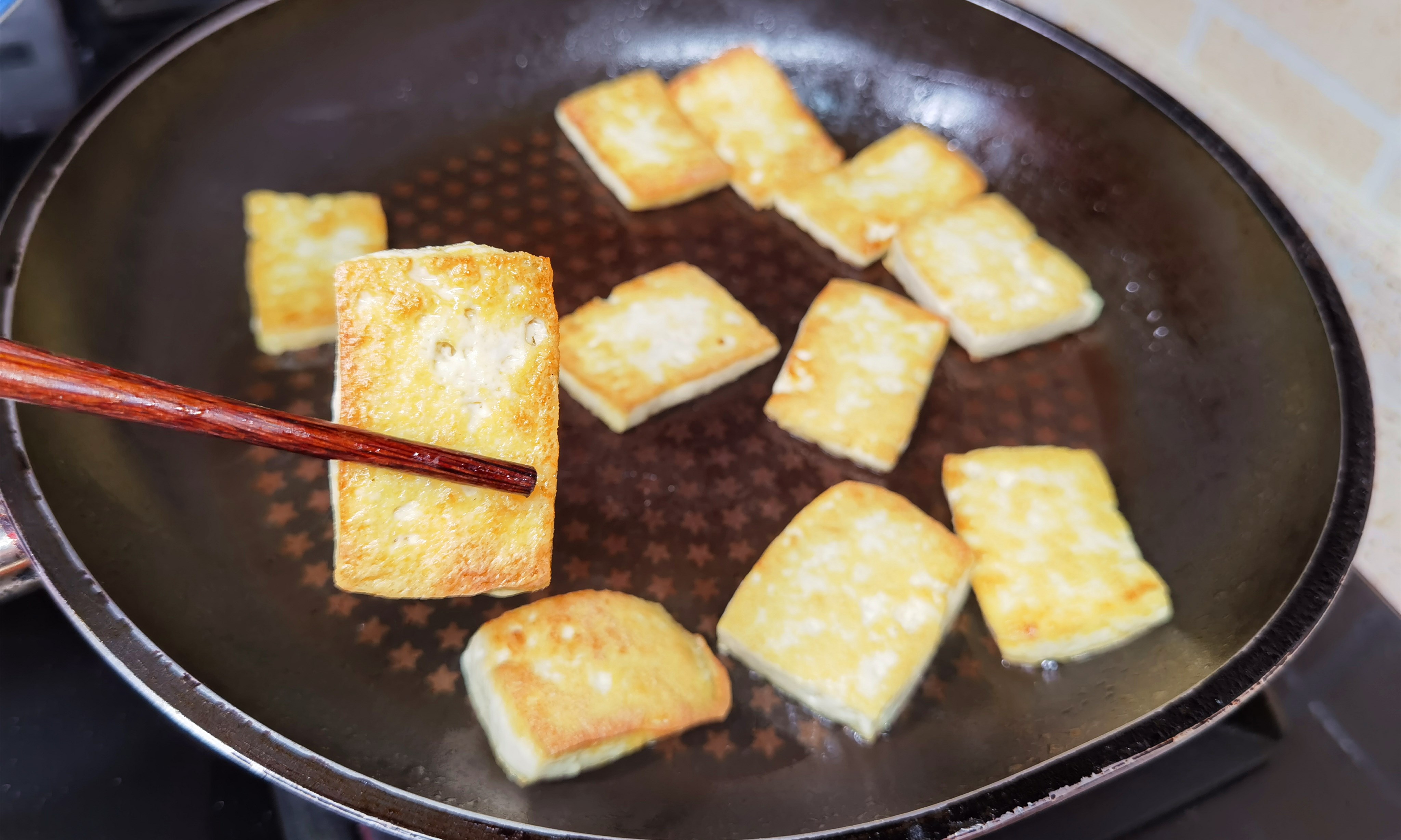 豆角|这食物不怕过期，越放越好吃，一次买20斤囤起来，冬天炒着吃最香
