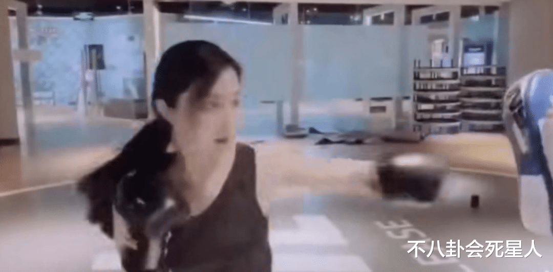 范冰冰|复出之路又踩雷？范冰冰新电影终于定档，用国旗做海报被指违法