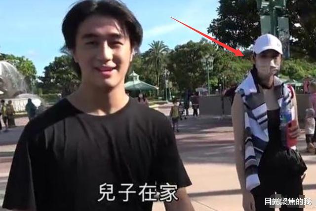 「奚梦瑶」何猷君带奚梦瑶逛迪士尼,两人身高差引网友热议,我没眼花吧?