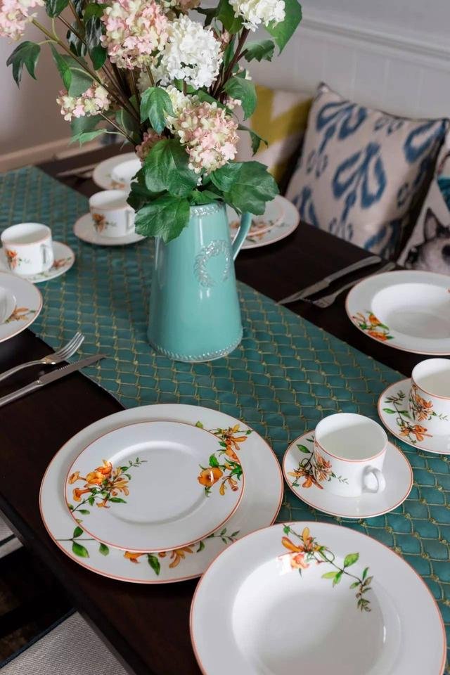 在上海买的新家，110㎡美式，朋友说一看我的小鼓凳就萌翻了！