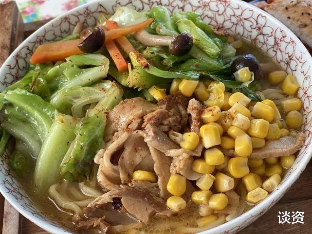 林志玲|46岁林志玲撞脸萧蔷，苹果肌高耸脸颊圆润，手术后状态不佳？