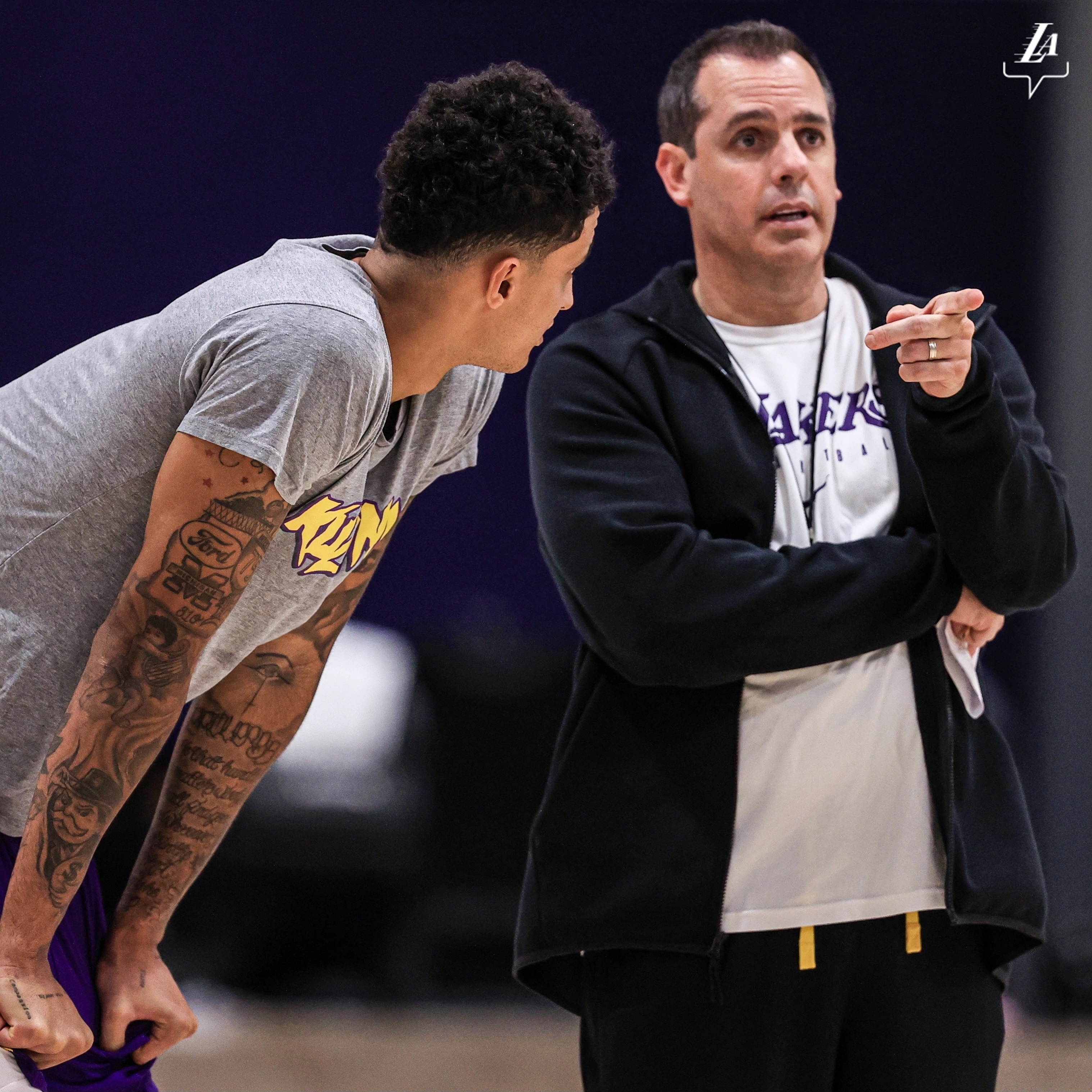 湖人队|湖人备战G4！詹皇罕见首穿88号，基德指导浓眉沃帅亲自指点库兹马