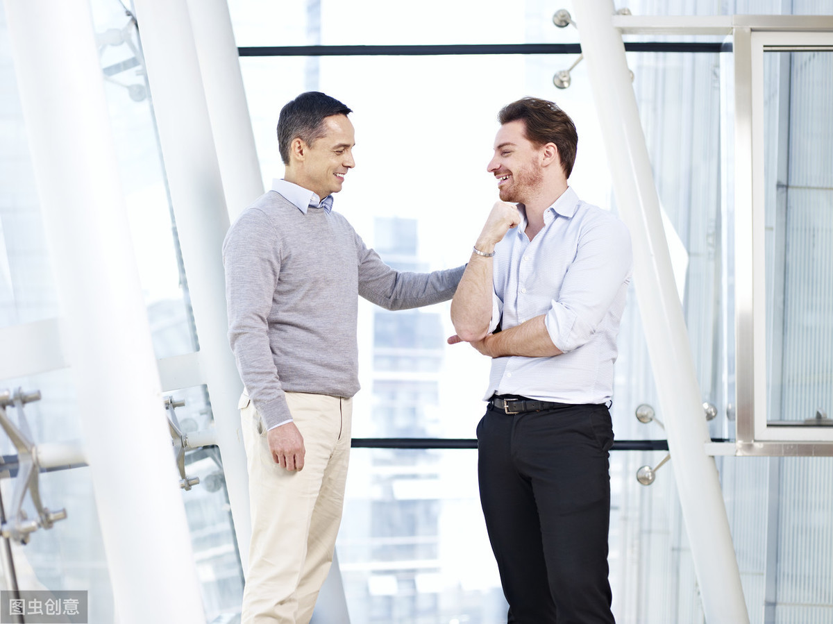 ▲你是中层,下属和上级关系好,不听你安排怎么办?3条建议,收服