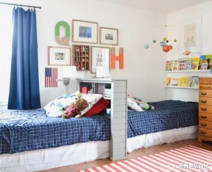 ##打个3.8米长的榻榻米，中间加个柜子一分为二，2个孩子都有地睡