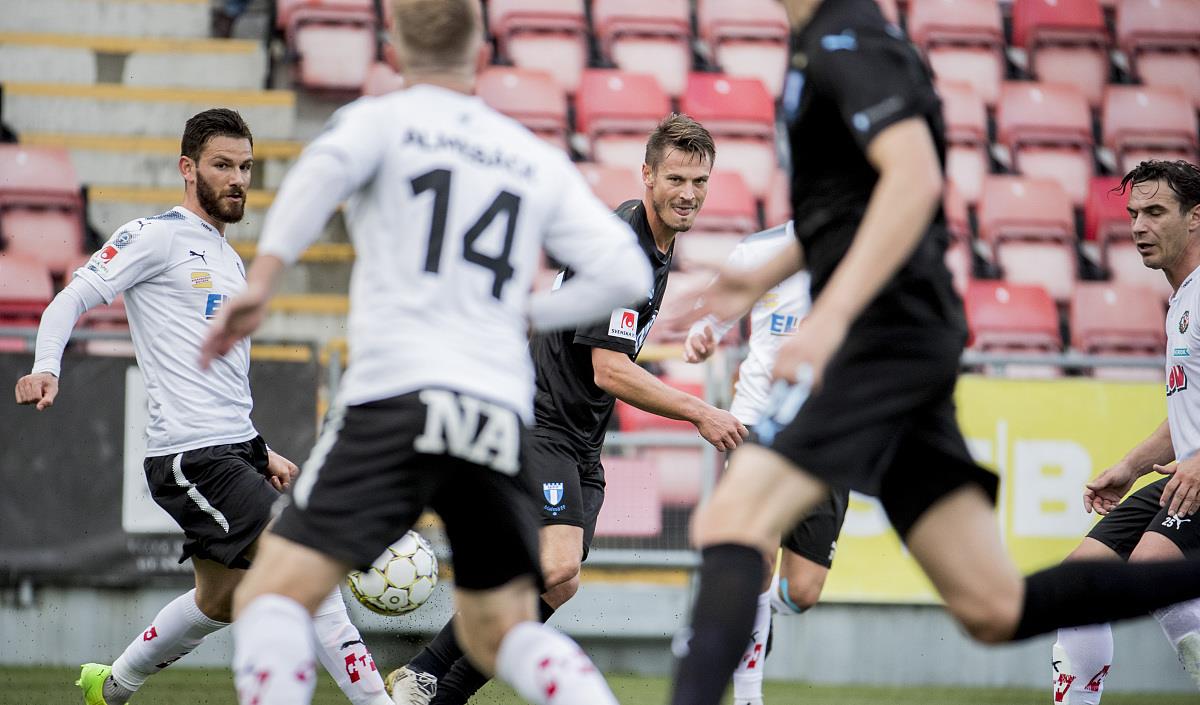 厄勒布鲁：攻弱守更弱，瑞典超里简直毫无亮点