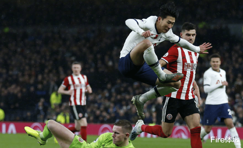 [英超]一场1-2令英超头号黑马陷入沉寂！4场不胜双线崩盘，曼联隔空获利