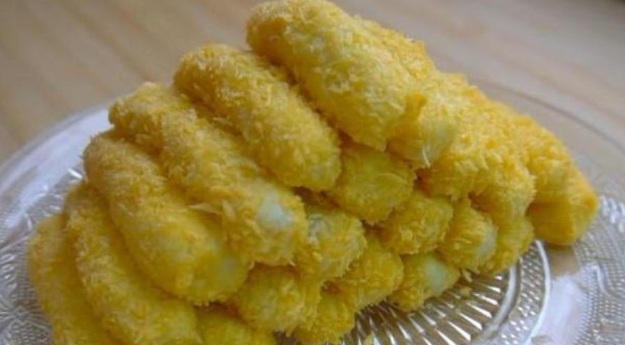 「土豆」我家土豆从不炒着吃，简单一做变成小零食，香甜酥脆，全家都爱吃