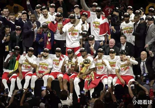 猛龙队@63000美元!夺冠不到一年就卖总冠军戒指,球迷:他凭什么有戒指