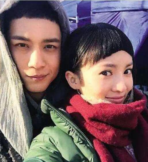 『韩东君』搂神秘女回家，穿情侣装上演摸头杀，当红小生疑似新恋情曝光