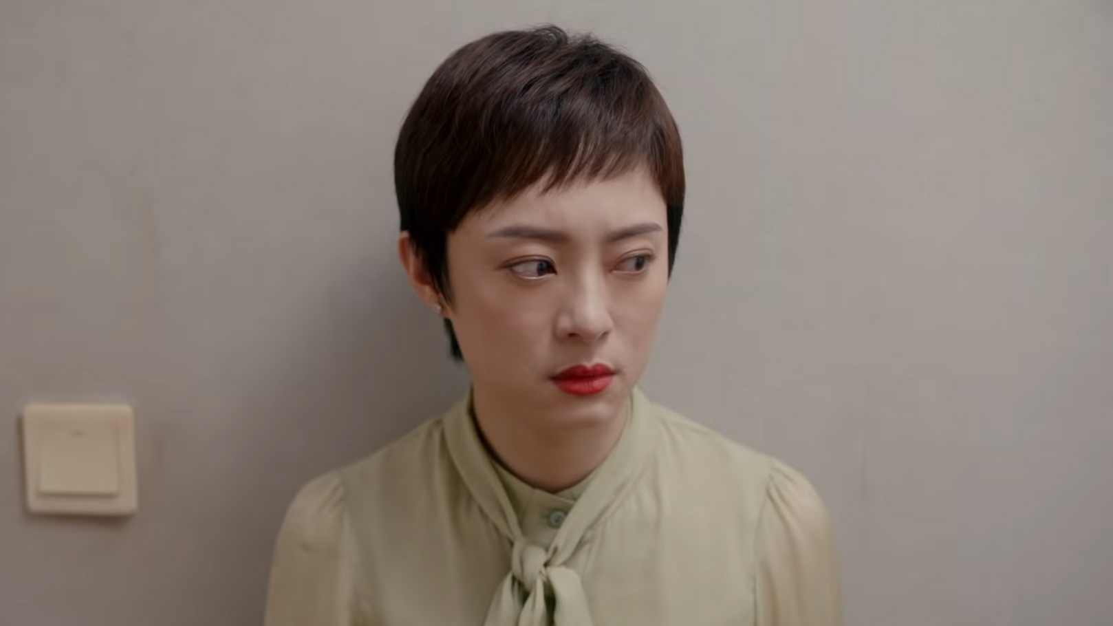#房似锦#《安家》：房似锦弟弟迷之微笑，细思极恐，以退为进比潘贵雨更狠