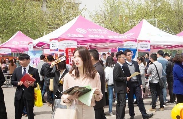 临床医学|我国就业率很高5个专业，学费却很贵，普通学生谨慎报考