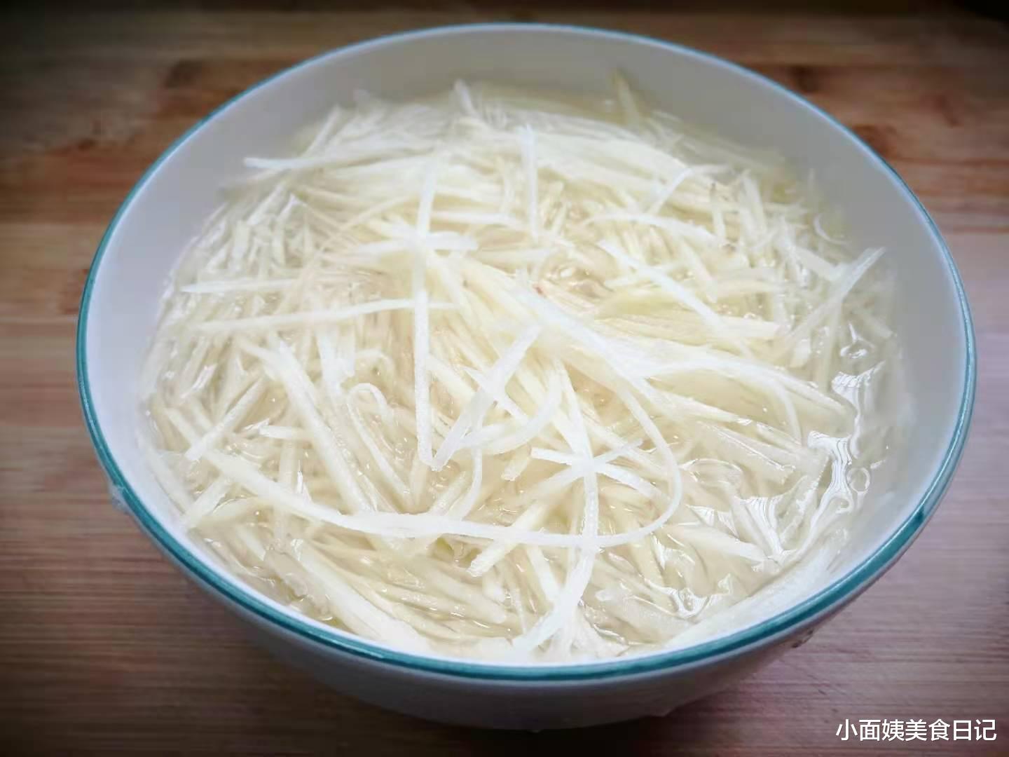 萝卜|天冷吃它，比吃肉强，热量超级低，咬一口满满都是料，比肉都香！