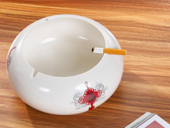 ＂房间烟味太重去不掉？学会这两招，不用忍受难闻烟味，空气更清新＂