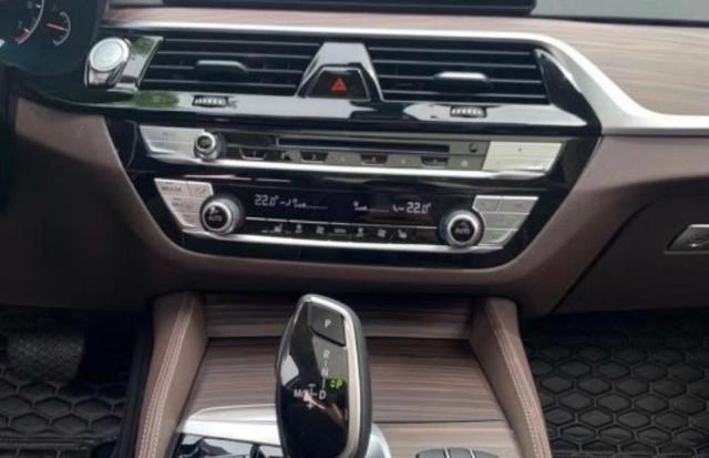 宝马5系|30岁错过了宝马三系,40岁不能再错过5系了,喜提宝马530LI领先型