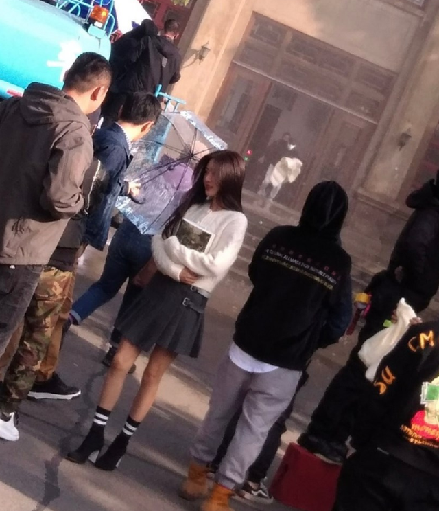 邓家佳|4岁出道，首位80后双料女配，今37岁扮女大学生被赞绝美