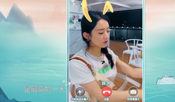 赵丽颖|李浩菲给赵丽颖录视频不开滤镜，视频中正脸引热议，原来我们被骗了