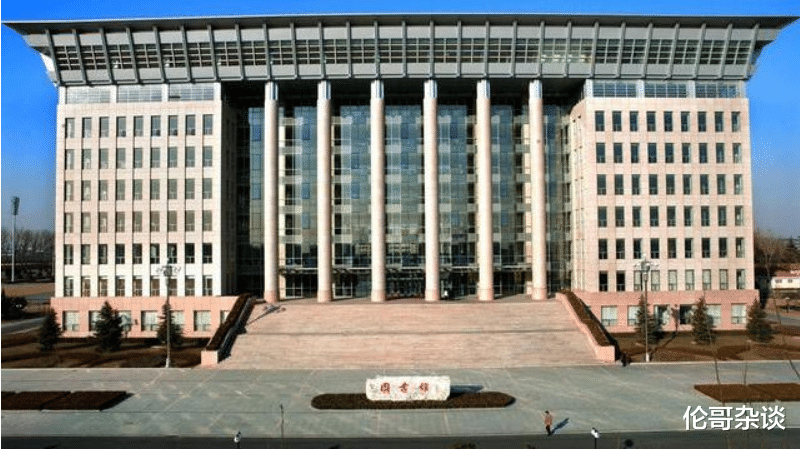 #高校#这所大学毕业后就是公务员，考上就有军籍，学费、住宿费全免