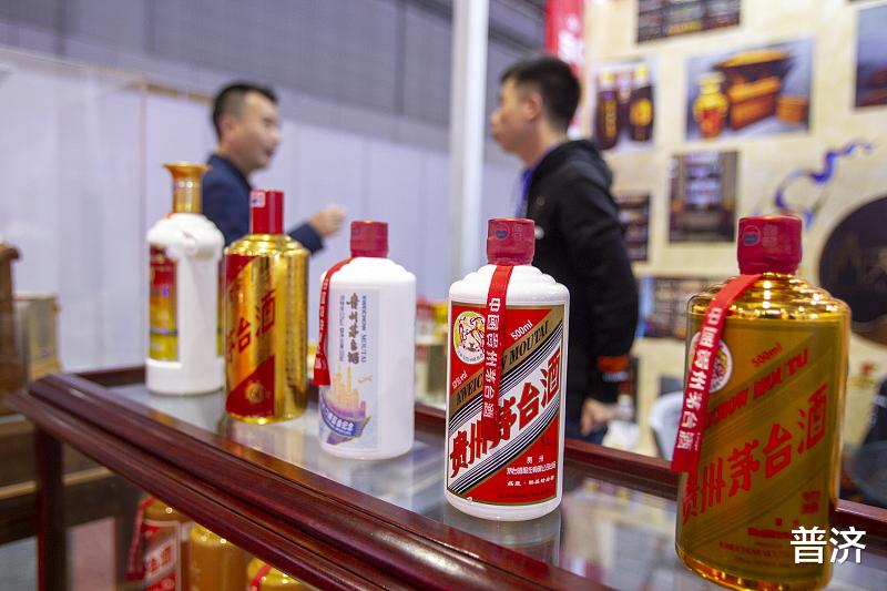 贵州茅台：囤酒不卖：茅台酒就治不了？还是背后纵容？