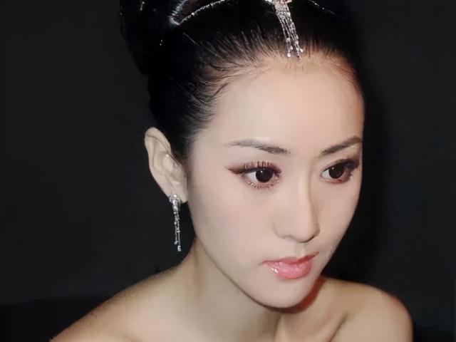 陈道明|父亲是影帝，母亲曾是新闻联播主持人，35岁的她是最低调星二代