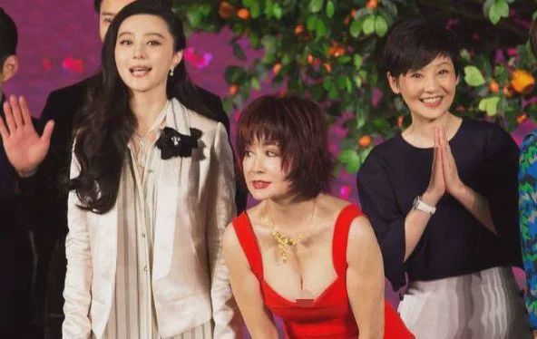 潘迎紫|71岁潘迎紫有多作妖？活在滤镜里无法自拔，看到真实颜值后傻眼了