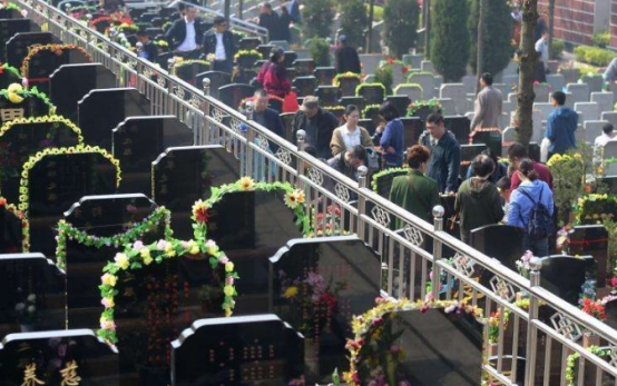 苹果|为什么人死后，身体不可以触碰？退休老护士告诉我这个讲究