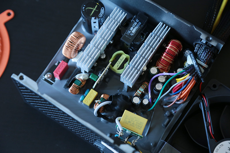 显卡|全新灌胶七防电源，你会买吗？我先入手帮你们体验了一把