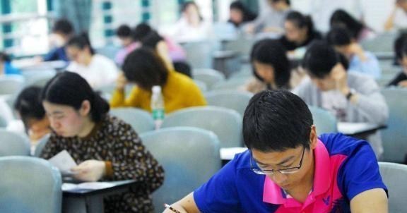 大学|为何说普通家庭学生读三本，是“灾难性”选择？专家：原因有3点