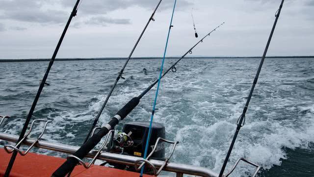 「海钓」海钓运动为什么在我国发展不起来，钓鱼人缺钱吗？