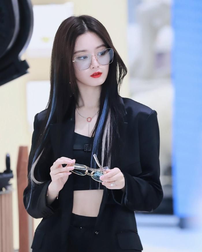 徐艺洋|黄子韬父亲去世首次亮相，带徐艺洋出演电视剧，两人关系石锤？