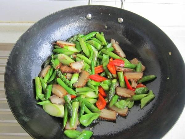 『芦笋』这菜是蔬菜之王，含硒丰富，简单一炒，营养爽口，孩子超爱吃