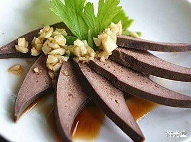 饮食|年纪轻轻，就头昏头痛，手脚麻木？提醒：5种食物趁早撤下餐桌