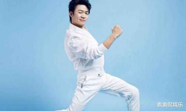 演艺圈|4位堪称“酒鬼”的明星:第2位一次喝三斤,最后一位拿酒当水喝