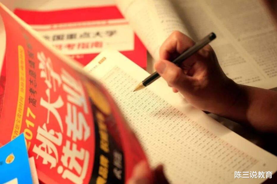 大学|大学“最坑”的三个专业,学习内容高大上,毕业后无用武之地