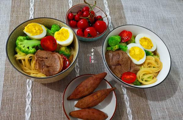 西兰花▲学生早餐轻松做，七天早餐丰富多样，有荤有素管饱耐饿，能量满满