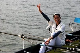 『马艳丽』她曾是“中国第一美女”， 现在44岁单身， 以种地为生， 身家过10亿