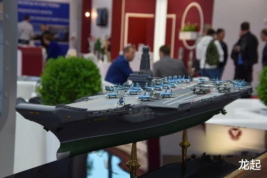 「核电站」80000吨新航母方案曝光：装配4座核反应堆，可搭载70架战斗机