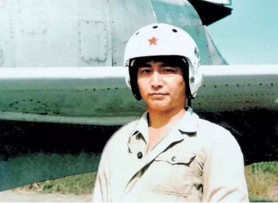 飞行员|当年出动10万军民，为什么都没能找到王伟？多年后才找到了答案