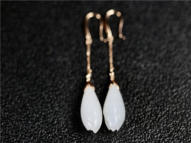 |和田玉水石是什么？黄沁籽料“杀手”，不可不知的秘密