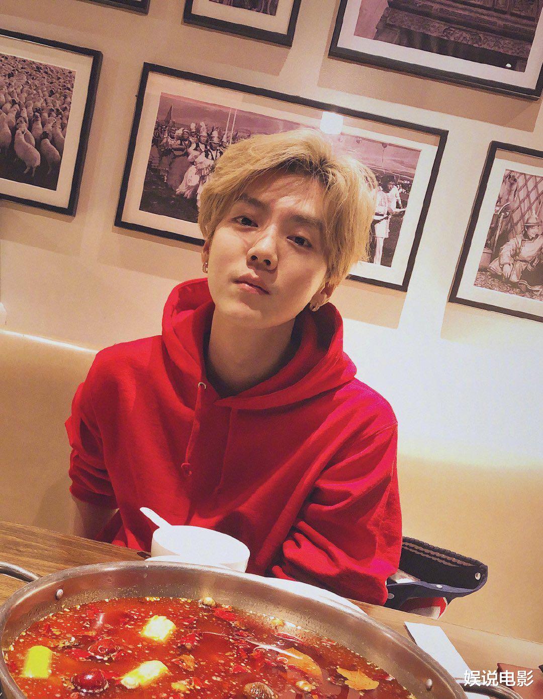 【鹿晗】见证友情时刻来了,陈赫零点准时为鹿晗庆生,这二位好兄弟睡了?