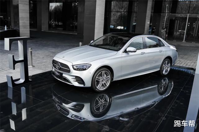 奔驰E级|新款奔驰E级上市，5系昨晚睡得好吗？