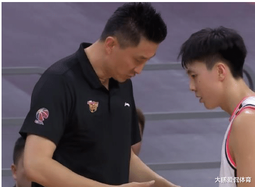 北控男篮@耻辱惨败之后，马布里送了易建联17个字，听听苏群 杨毅 王猛怎么说