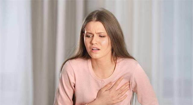 更年期|更年期女性，身体出现4个“暗示”，是在提醒你“大姨妈”要走了