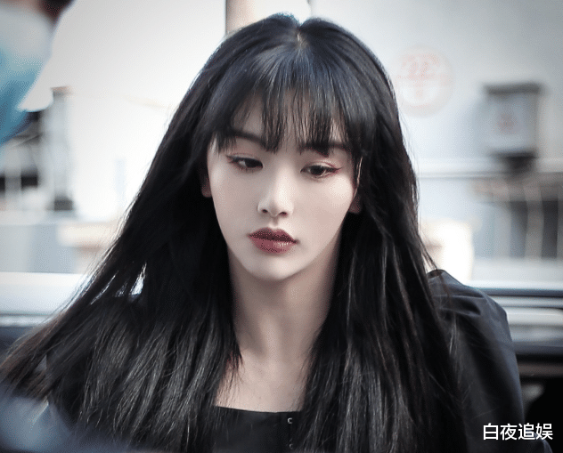 孔雪儿|THE9全员改造型，孔雪儿卷发变直发，我却只注意到喻言